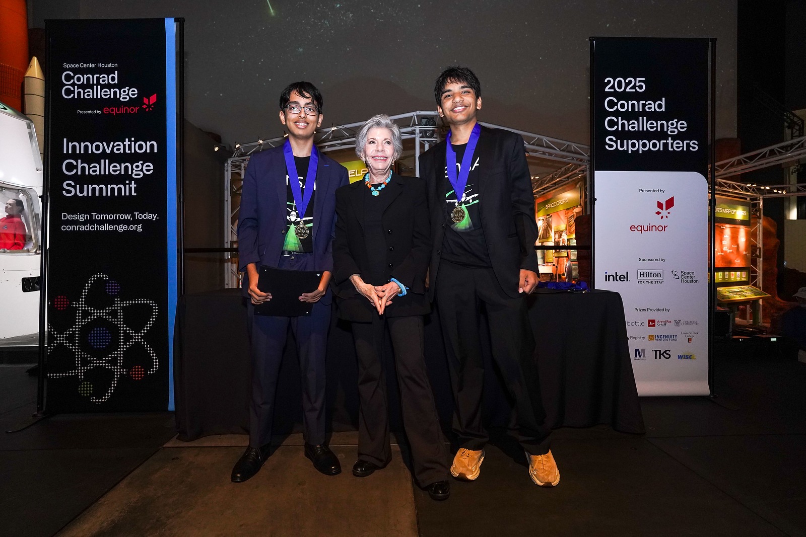 Award ceremony photo 2